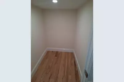 601 E 226th Street, Bronx, NY 10466 - Photo 5