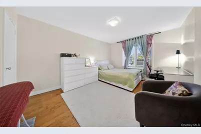 7008 165th Street, Fresh Meadows, NY 11365 - Photo 15