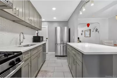 7008 165th Street, Fresh Meadows, NY 11365 - Photo 5