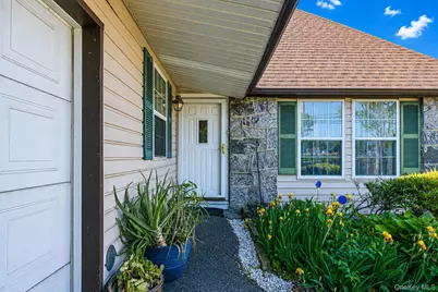454 Hawkins Road, Selden, NY 11784 - Photo 3