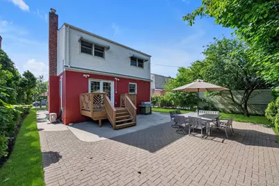 284 Whitehall Road, Garden City, NY 11530 - Photo 17