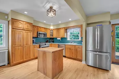 284 Whitehall Road, Garden City, NY 11530 - Photo 7