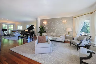 78 Swan Court, East Hills, NY 11576 - Photo 5