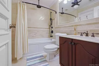 78 Swan Court, East Hills, NY 11576 - Photo 23