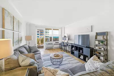 410 E Broadway #4C, Long Beach, NY 11561 - Photo 3