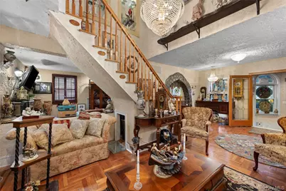 315 Wynsum Avenue, Merrick, NY 11566 - Photo 11