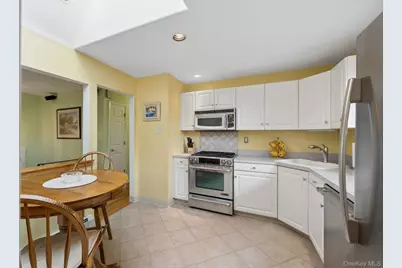 181 Emerson Avenue, North Babylon, NY 11703 - Photo 9