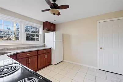 445 S Wellwood Avenue, Lindenhurst, NY 11757 - Photo 13