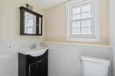 445 S Wellwood Avenue, Lindenhurst, NY 11757 - Photo 7