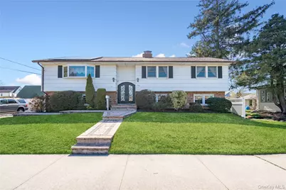 445 S Wellwood Avenue, Lindenhurst, NY 11757 - Photo 19