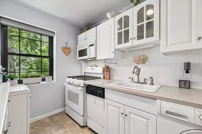14 Manchester Road #2L, Eastchester, NY 10709 - Photo 5