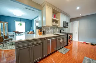 122 Church Dr, Mastic Beach, NY 11951 - Photo 9