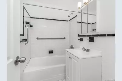 6485 Broadway #5B, Bronx, NY 10471 - Photo 5