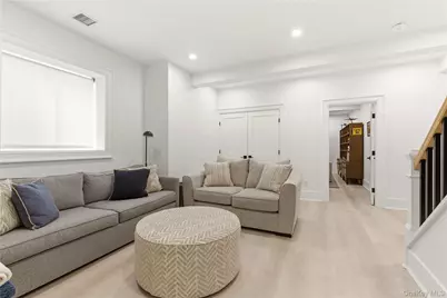 102 Three Ponds Lane E, Woodbury, NY 11797 - Photo 21