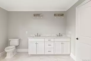 223 Town Line Rd, Commack, NY 11725 - Photo 29