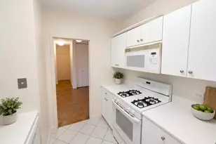 270-10 Grand Central Pkwy, Floral Park, NY 11005 - Photo 5