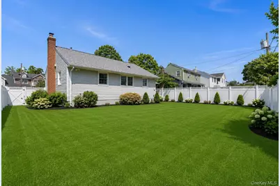 1829 Hannington Avenue, Wantagh, NY 11793 - Photo 25