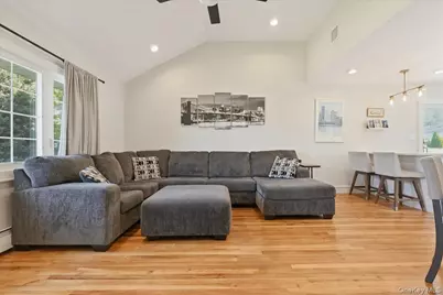 1829 Hannington Avenue, Wantagh, NY 11793 - Photo 5