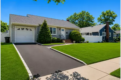 1829 Hannington Avenue, Wantagh, NY 11793 - Photo 1