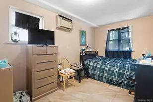 2562 Seymour Ave, Bronx, NY 10469 - Photo 5