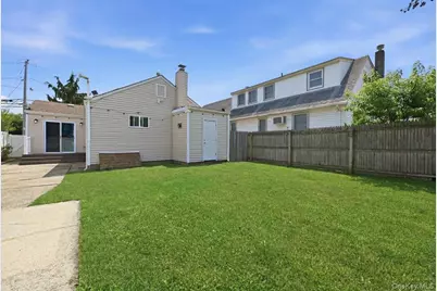 12 Annuskemunnica Road, Babylon, NY 11702 - Photo 21