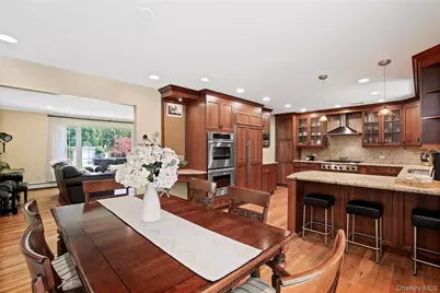 2 Rochambeau Drive, Hartsdale, NY 10530 - Photo 11