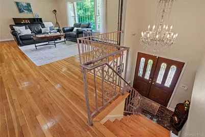 2 Rochambeau Drive, Hartsdale, NY 10530 - Photo 3