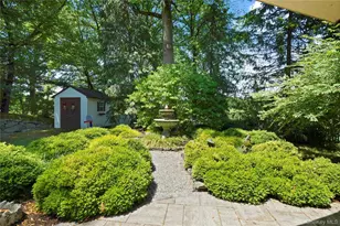 2 Rochambeau Dr, Hartsdale, NY 10530 - Photo 39