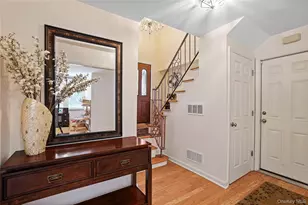 2 Rochambeau Dr, Hartsdale, NY 10530 - Photo 27