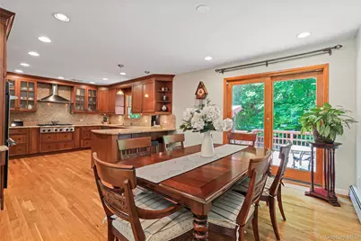 2 Rochambeau Drive, Hartsdale, NY 10530 - Photo 9
