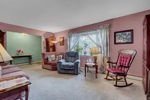 115 N Evergreen Dr, Selden, NY 11784 - Photo 9