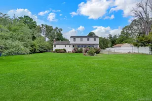 115 N Evergreen Dr, Selden, NY 11784 - Photo 5