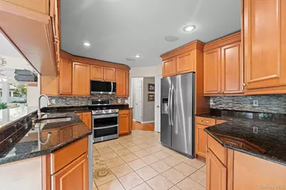 8 Washington Avenue, East Setauket, NY 11733 - Photo 5