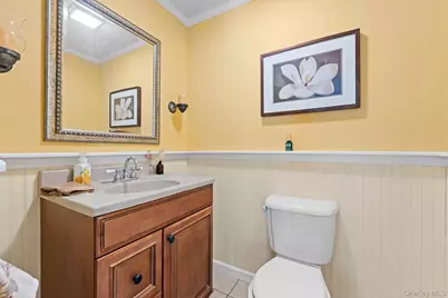 8 Washington Avenue, East Setauket, NY 11733 - Photo 19