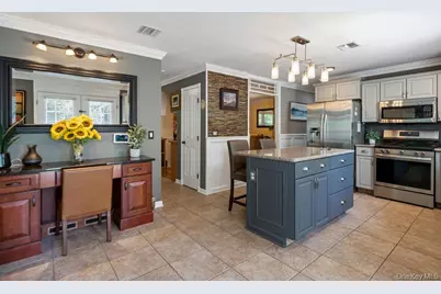 131 Jamaica Avenue, Medford, NY 11763 - Photo 13