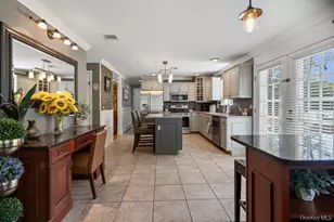 131 Jamaica Ave, Medford, NY 11763 - Photo 11