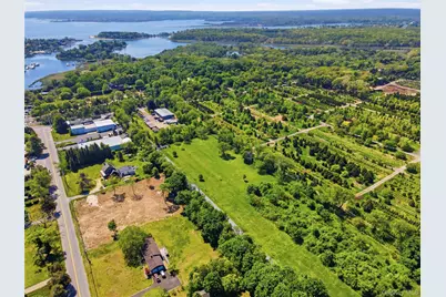704 Hubbard Avenue, Aquebogue, NY 11901 - Photo 7
