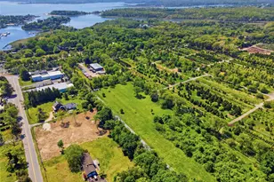 704 Hubbard Ave, Aquebogue, NY 11901 - Photo 7