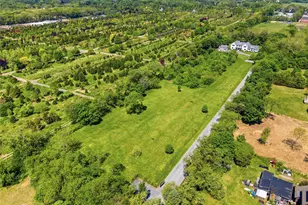 704 Hubbard Ave, Aquebogue, NY 11901 - Photo 3