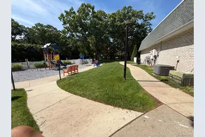 693 Blue Ridge, Patchogue, NY 11763 - Photo 3