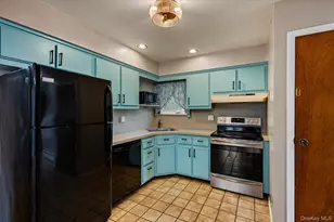 672 Windmill Ave, West Babylon, NY 11704 - Photo 9
