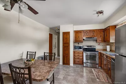 672 Windmill Avenue, West Babylon, NY 11704 - Photo 17