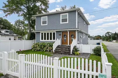 672 Windmill Avenue, West Babylon, NY 11704 - Photo 3
