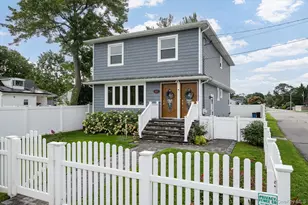 672 Windmill Ave, West Babylon, NY 11704 - Photo 3