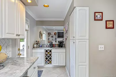27 Winslow Lane, Smithtown, NY 11787 - Photo 19