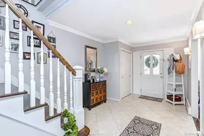 27 Winslow Lane, Smithtown, NY 11787 - Photo 5