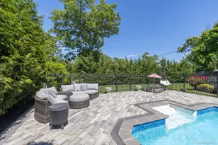 27 Winslow Ln, Smithtown, NY 11787 - Photo 29
