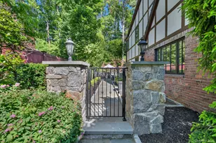 17 Sinclair Martin Dr, Roslyn, NY 11576 - Photo 23