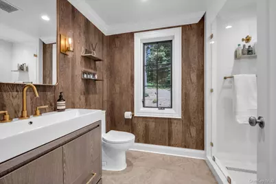 17 Sinclair Martin Drive, Roslyn, NY 11576 - Photo 17
