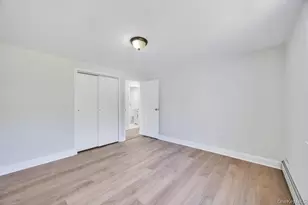 7 Sunrise Ln, Levittown, NY 11756 - Photo 21